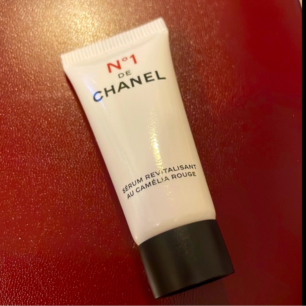 Chanel N°1 DE CHANEL REVITALIZING SERUM
